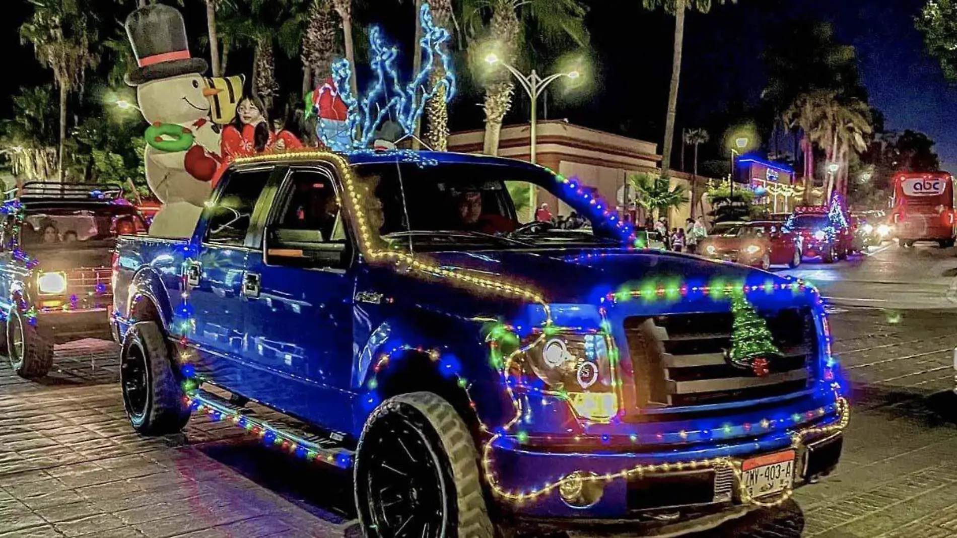 Pickup en desfile navideño de La Paz